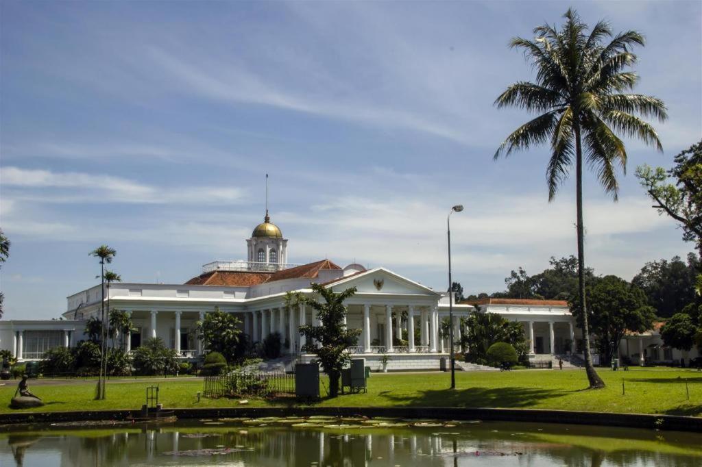 Amaris Hotel Pakuan Bogor Exterior photo