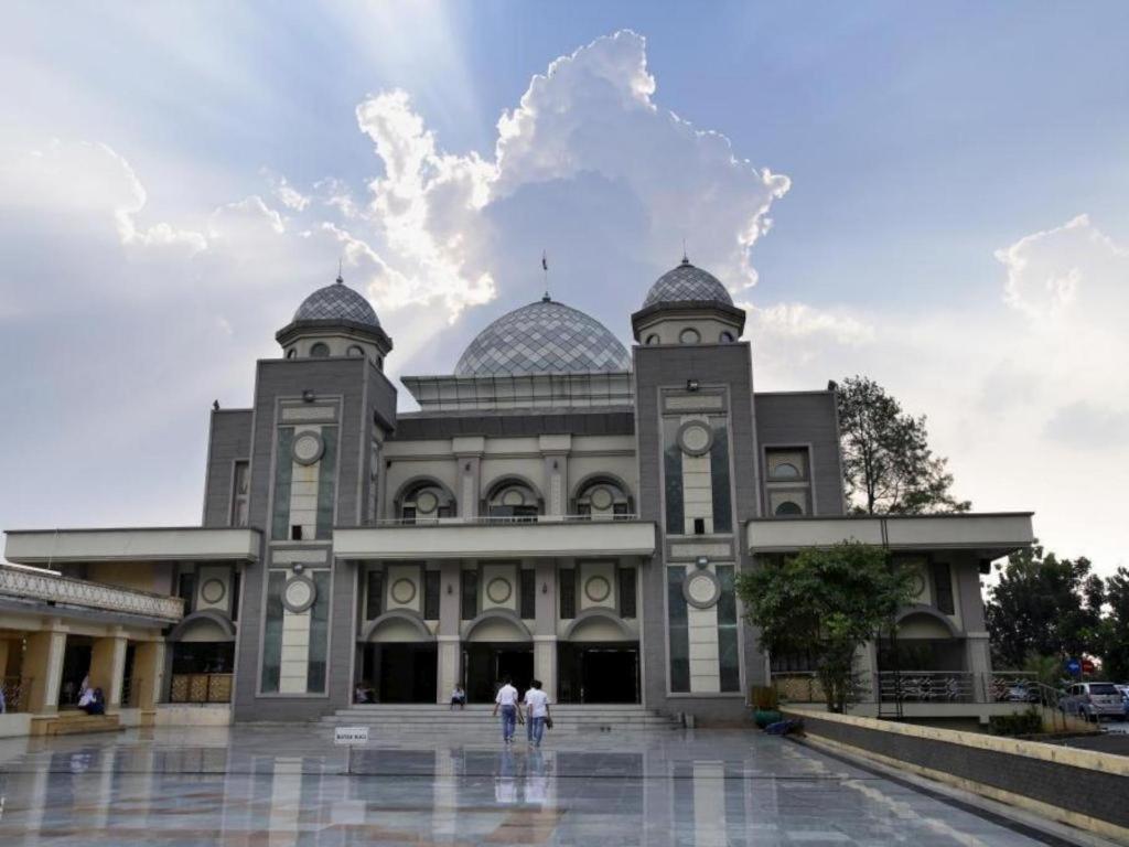 Amaris Hotel Pakuan Bogor Exterior photo