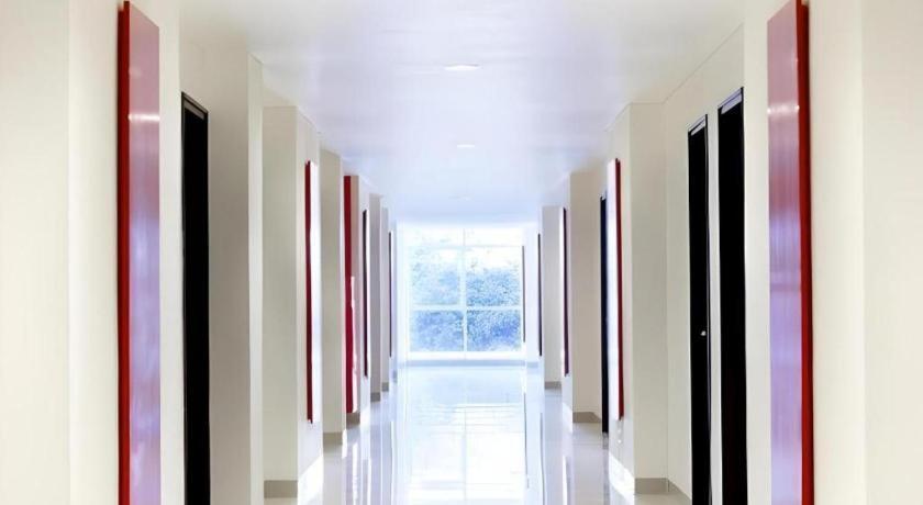 Amaris Hotel Pakuan Bogor Exterior photo