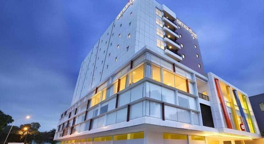 Amaris Hotel Pakuan Bogor Exterior photo
