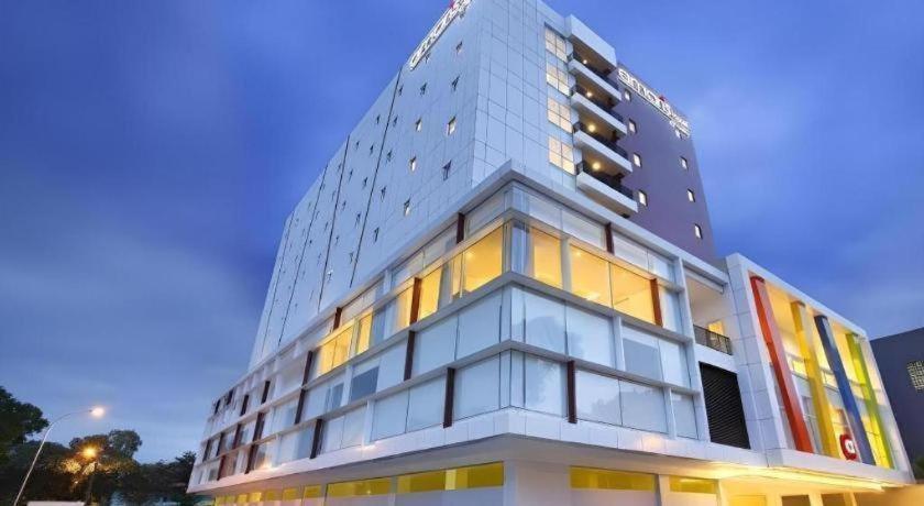 Amaris Hotel Pakuan Bogor Exterior photo