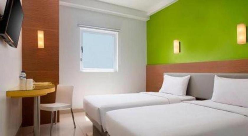 Amaris Hotel Pakuan Bogor Exterior photo