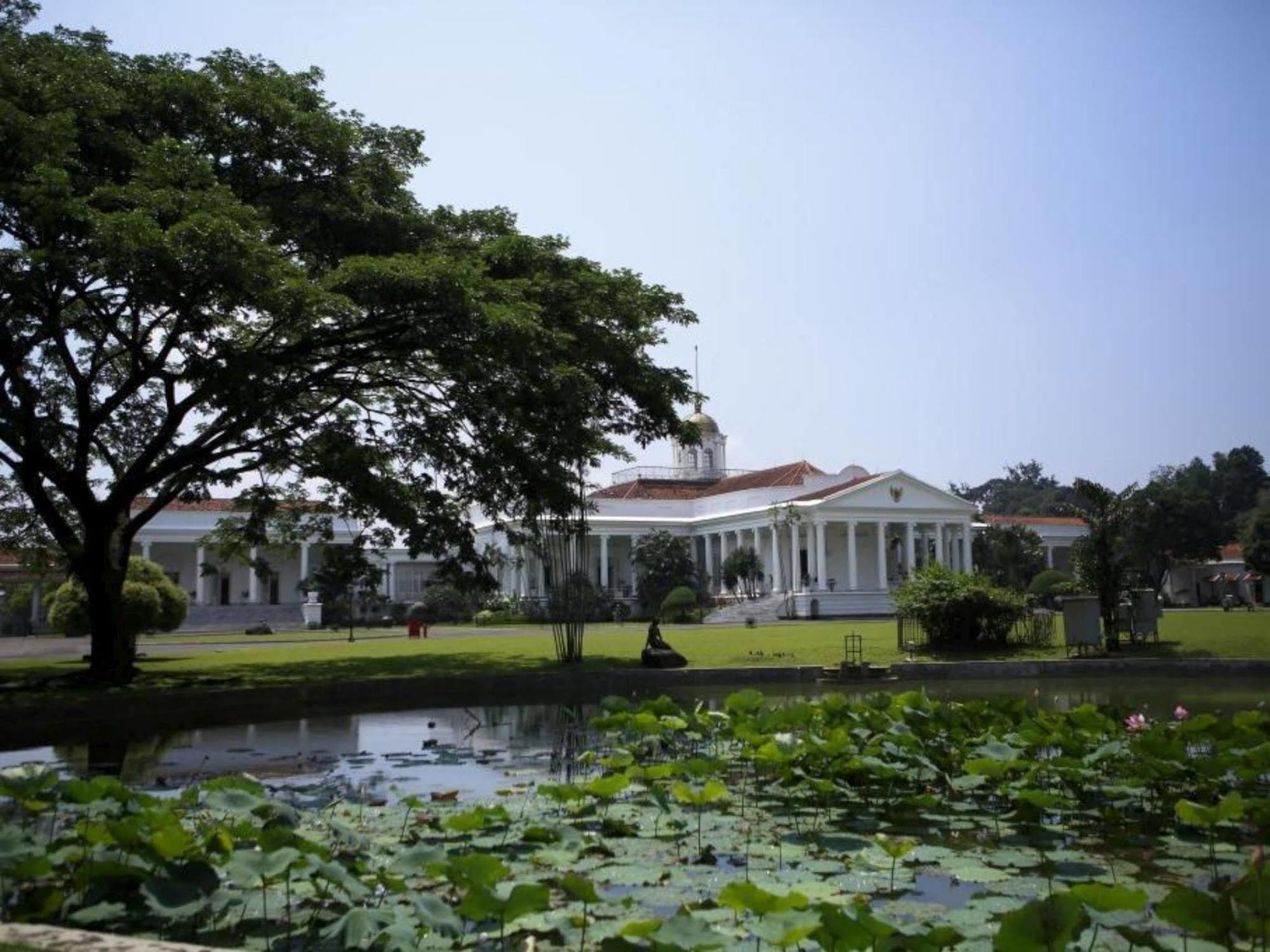 Amaris Hotel Pakuan Bogor Exterior photo